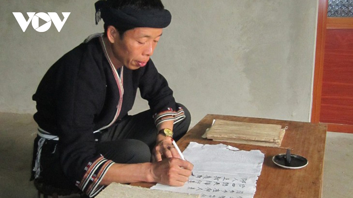 Emeritus artisan devotes to Dao traditional culture